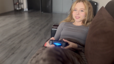 I watched Netflix with a Zxlecya ไหนตอนแรกแค่ชวนเล่นเกม av ฝรั่ง